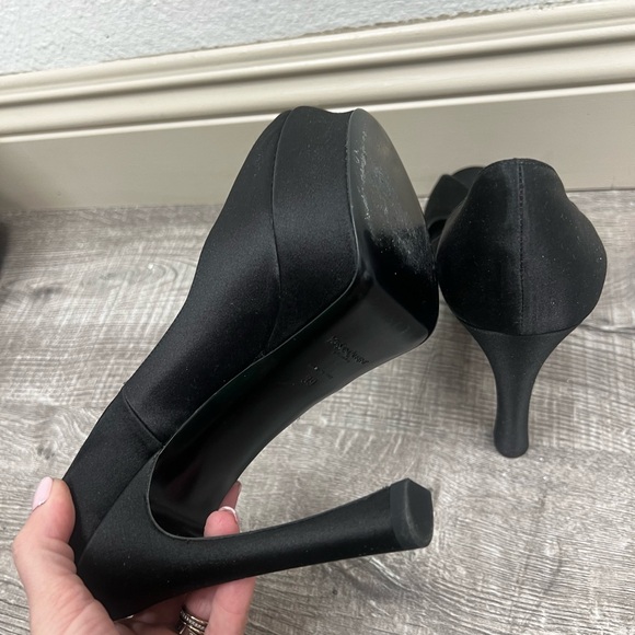 YVES SAINT LAURENT BLACK SATIN PALAIS PLATFORMS - Picture 6 of 8
